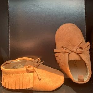 Unisex baby moccasins